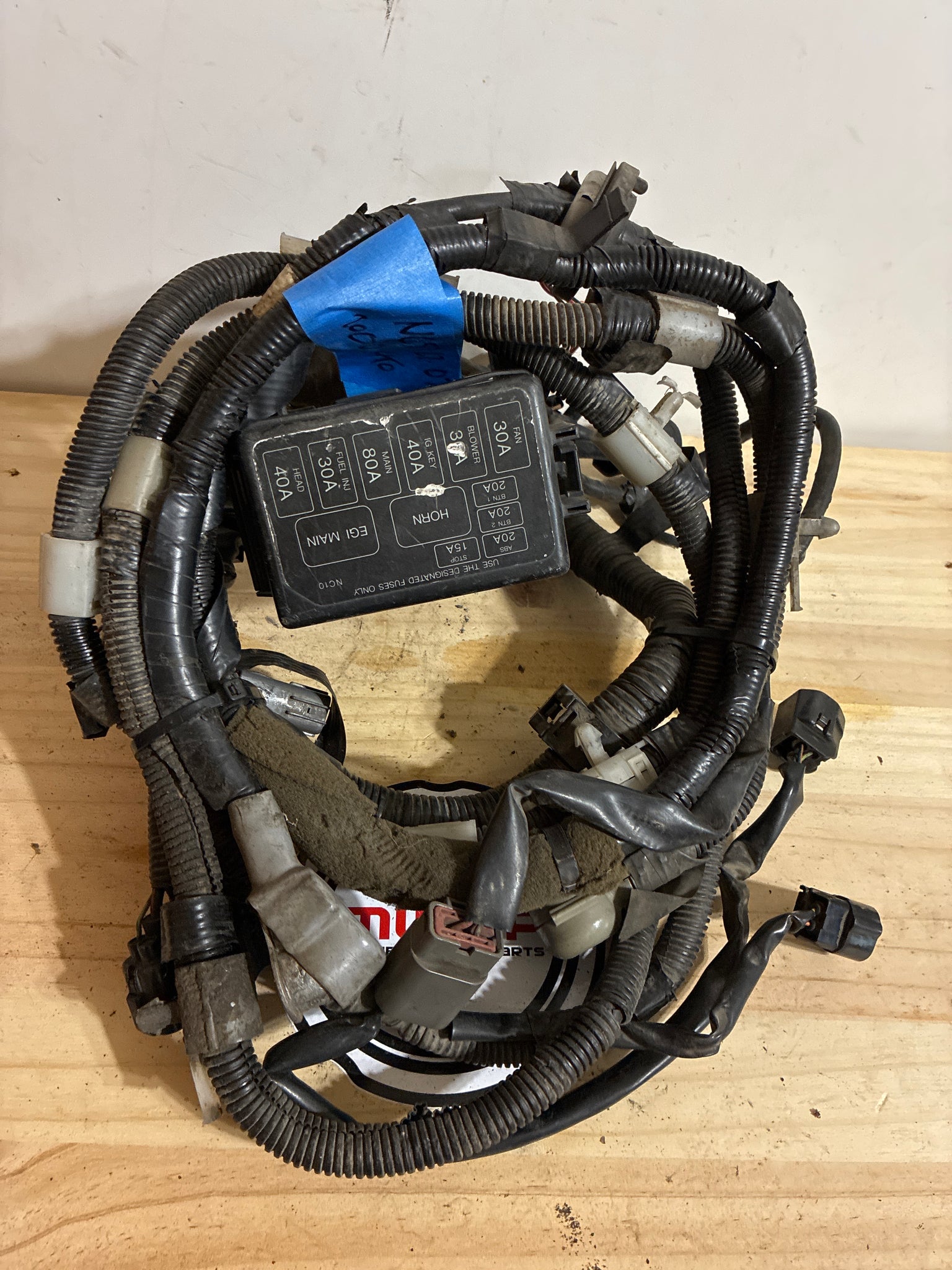 1999-2000 Mazda Miata Battery and Main Fuse Panel Wiring Harness NC53-67-070A
