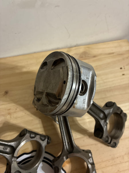 1999-2000 Mazda Miata NB1 Pistons and Rods BP4W