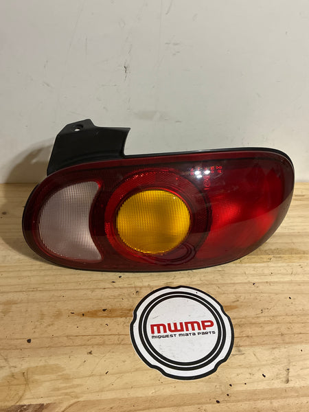 1999-2000 Mazda Miata Right Taillight Tail Light NC10-51-150