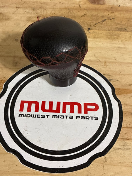 Momo Anatomico Short Shift Knob - Black Leather with 1990-2005 Mazda Miata Insert