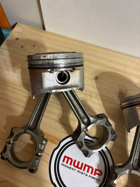 1999-2000 Mazda Miata NB1 Pistons and Rods BP4W