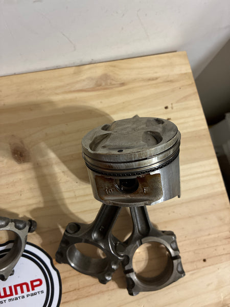 1999-2000 Mazda Miata NB1 Pistons and Rods BP4W